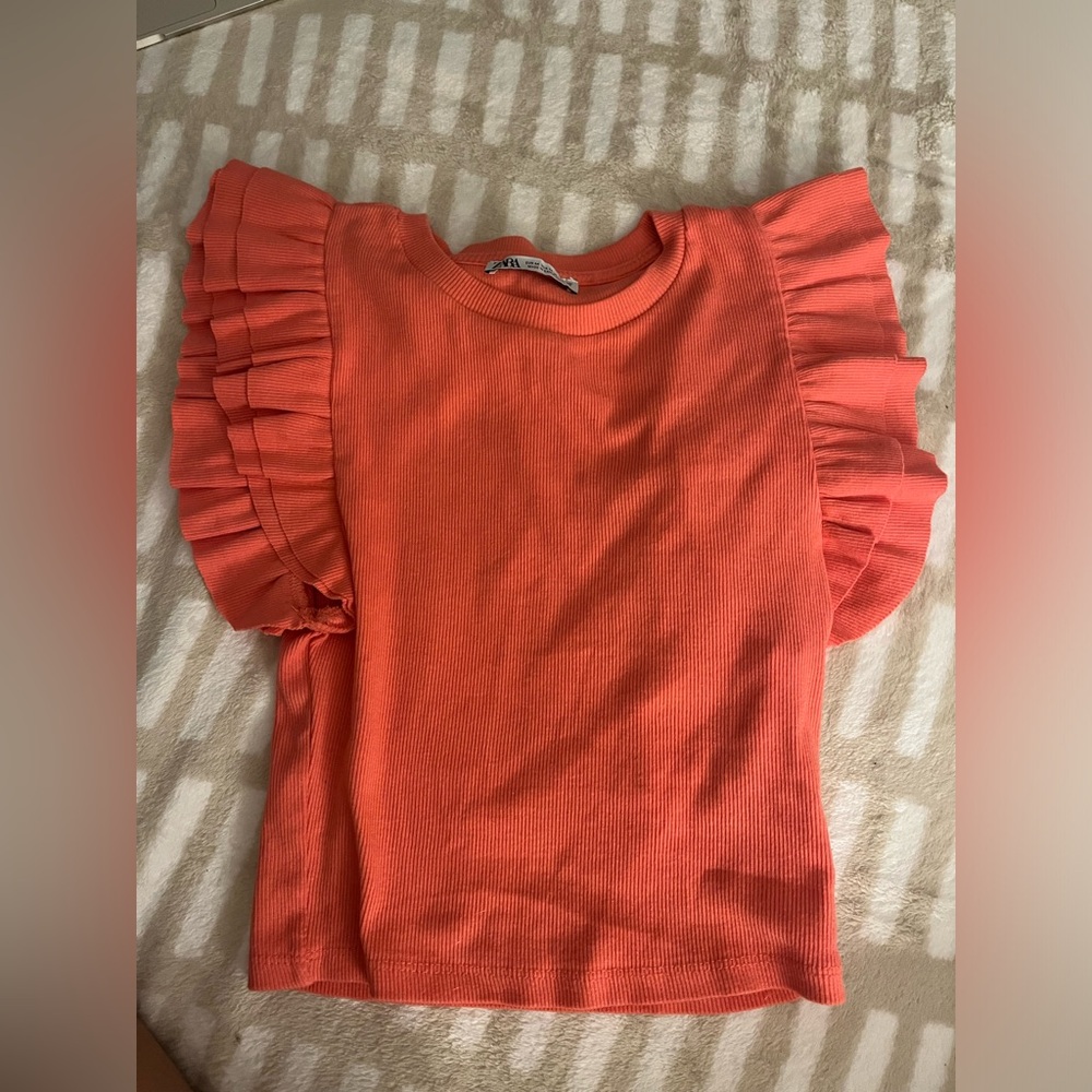 Coral cami with ruffled sleeves- Medium